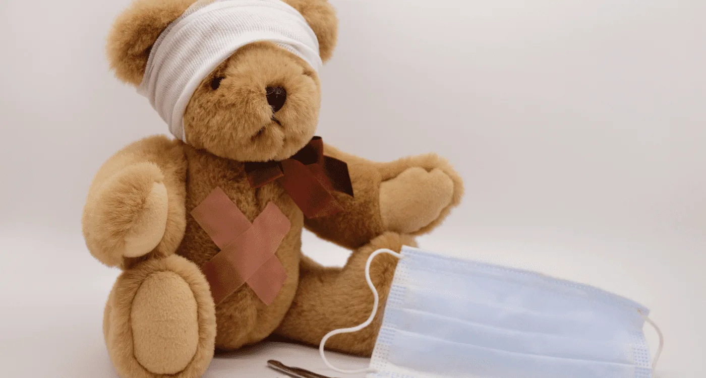 Cita para seguimiento y tratamiento de cardiopatías congénitas en niños.